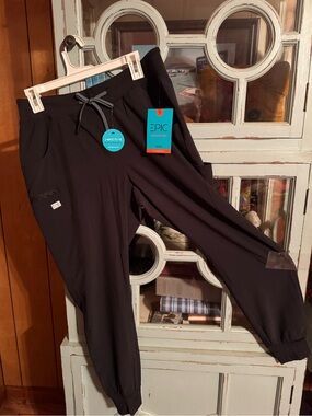 Epic Ladies Black Scrub Pants - Comfortable Active Wear Medium Petite B9